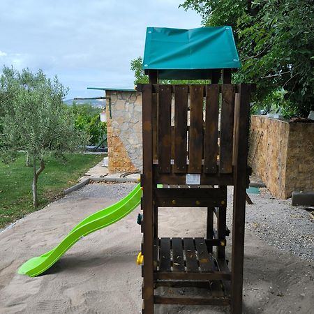 Home Away From Home With Outdoor Pool, Botanical Garden And A Beautiful Sea View Kastela Dış mekan fotoğraf