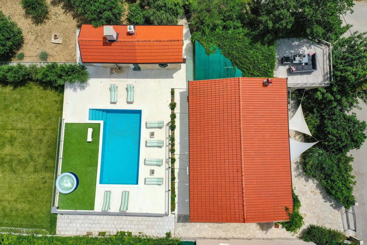 Home Away From Home With Outdoor Pool, Botanical Garden And A Beautiful Sea View Kastela Dış mekan fotoğraf