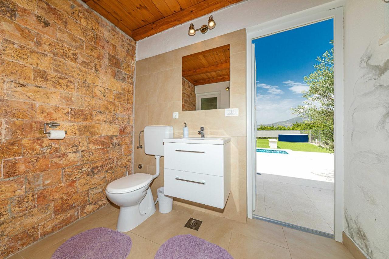 Home Away From Home With Outdoor Pool, Botanical Garden And A Beautiful Sea View Kastela Dış mekan fotoğraf