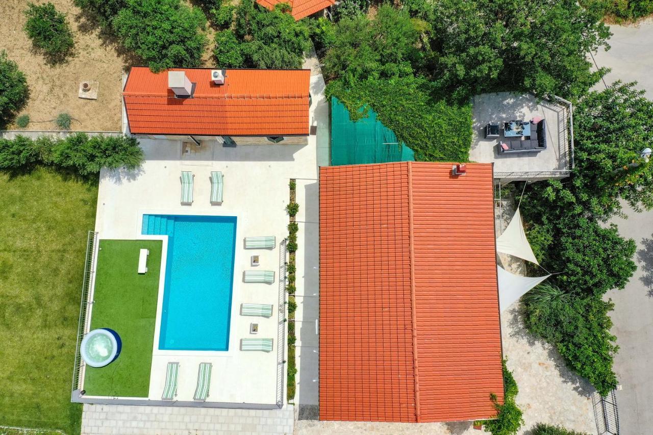 Home Away From Home With Outdoor Pool, Botanical Garden And A Beautiful Sea View Kastela Dış mekan fotoğraf
