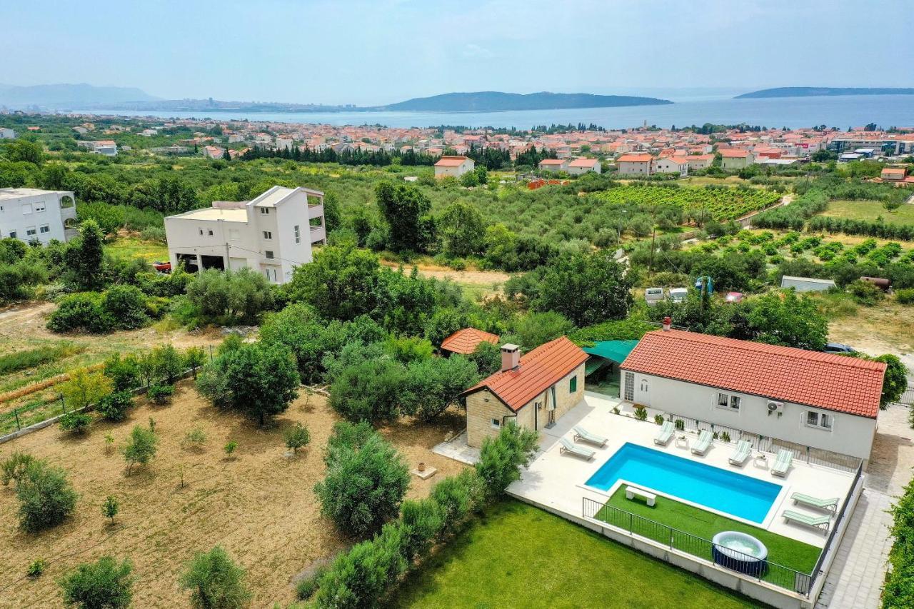 Home Away From Home With Outdoor Pool, Botanical Garden And A Beautiful Sea View Kastela Dış mekan fotoğraf