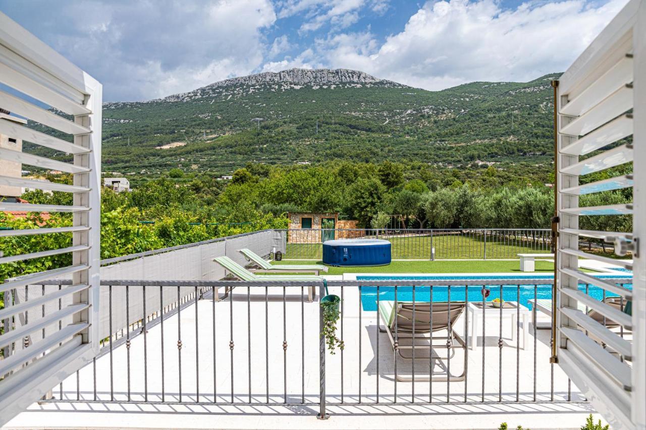 Home Away From Home With Outdoor Pool, Botanical Garden And A Beautiful Sea View Kastela Dış mekan fotoğraf