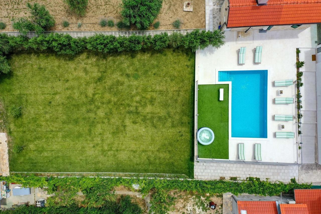Home Away From Home With Outdoor Pool, Botanical Garden And A Beautiful Sea View Kastela Dış mekan fotoğraf