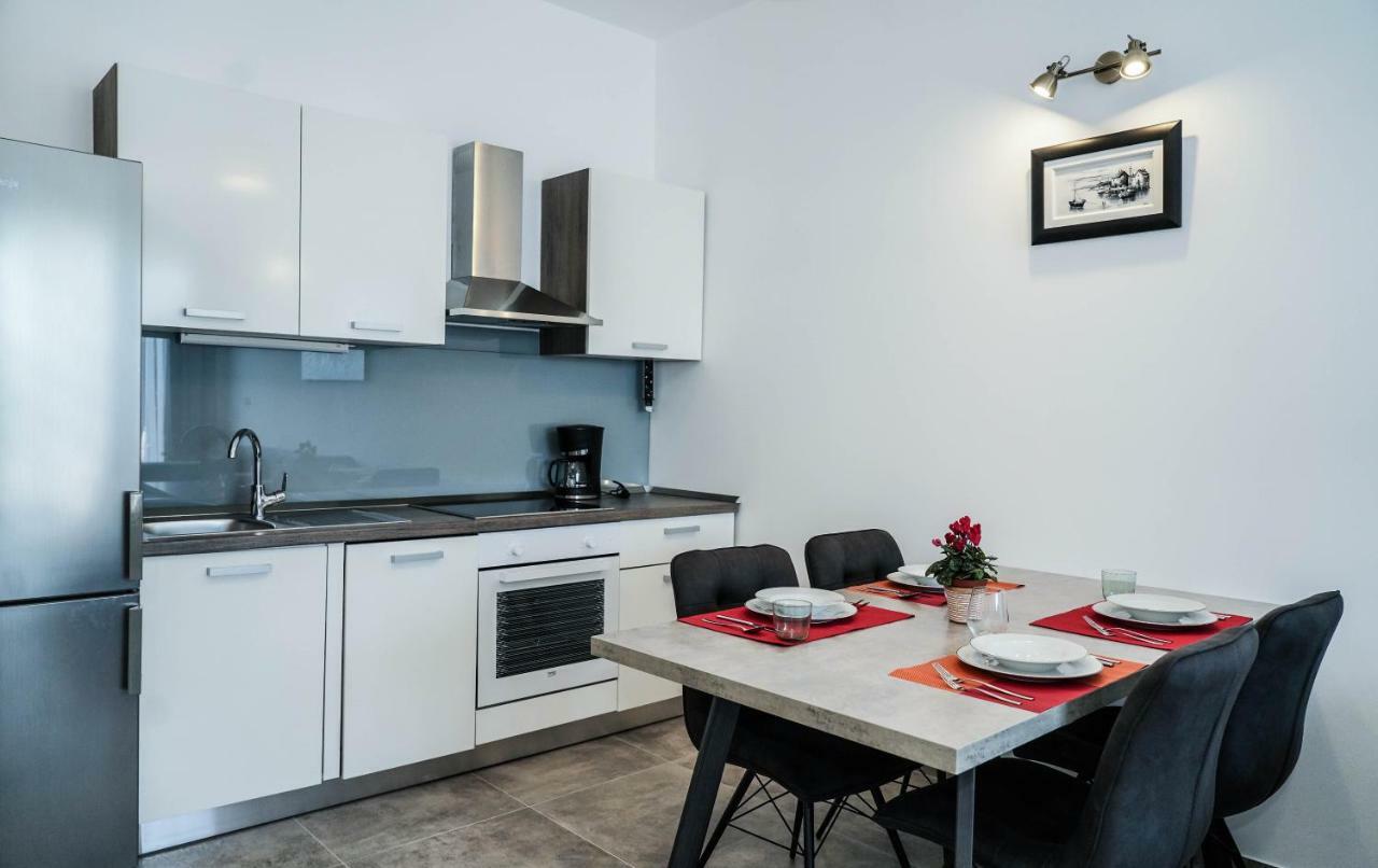 Home Away From Home With Outdoor Pool, Botanical Garden And A Beautiful Sea View Kastela Dış mekan fotoğraf
