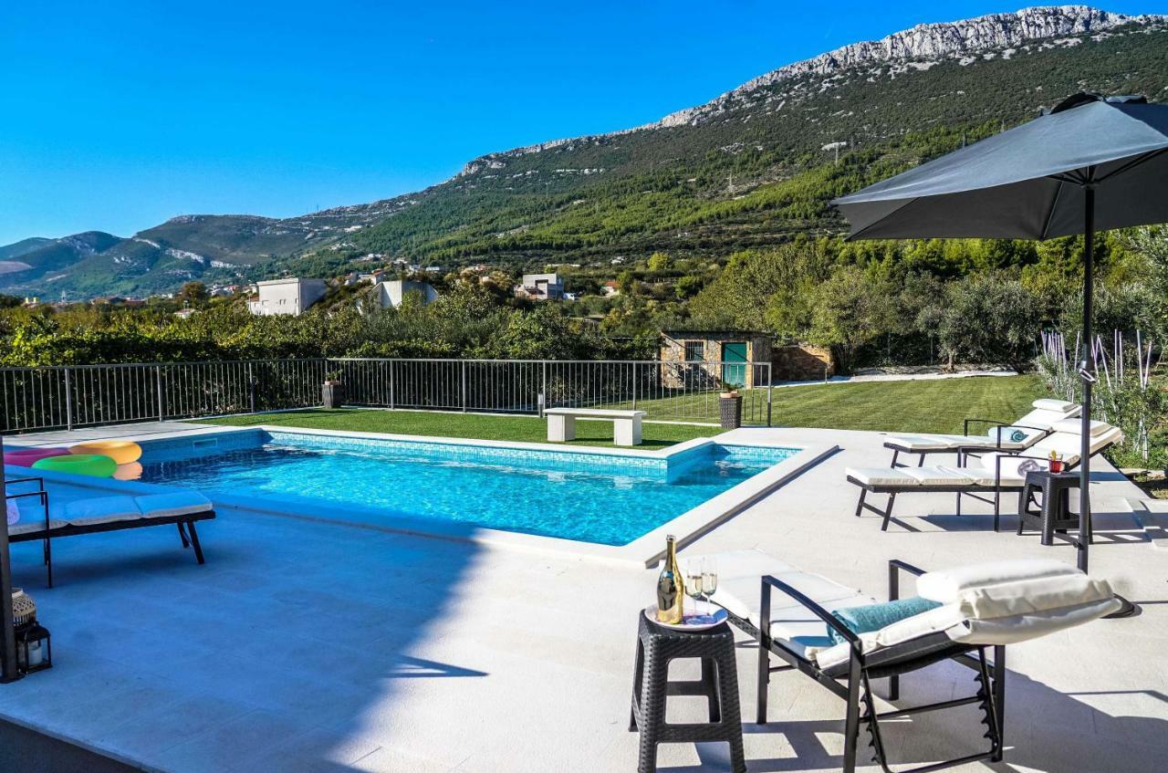 Home Away From Home With Outdoor Pool, Botanical Garden And A Beautiful Sea View Kastela Dış mekan fotoğraf
