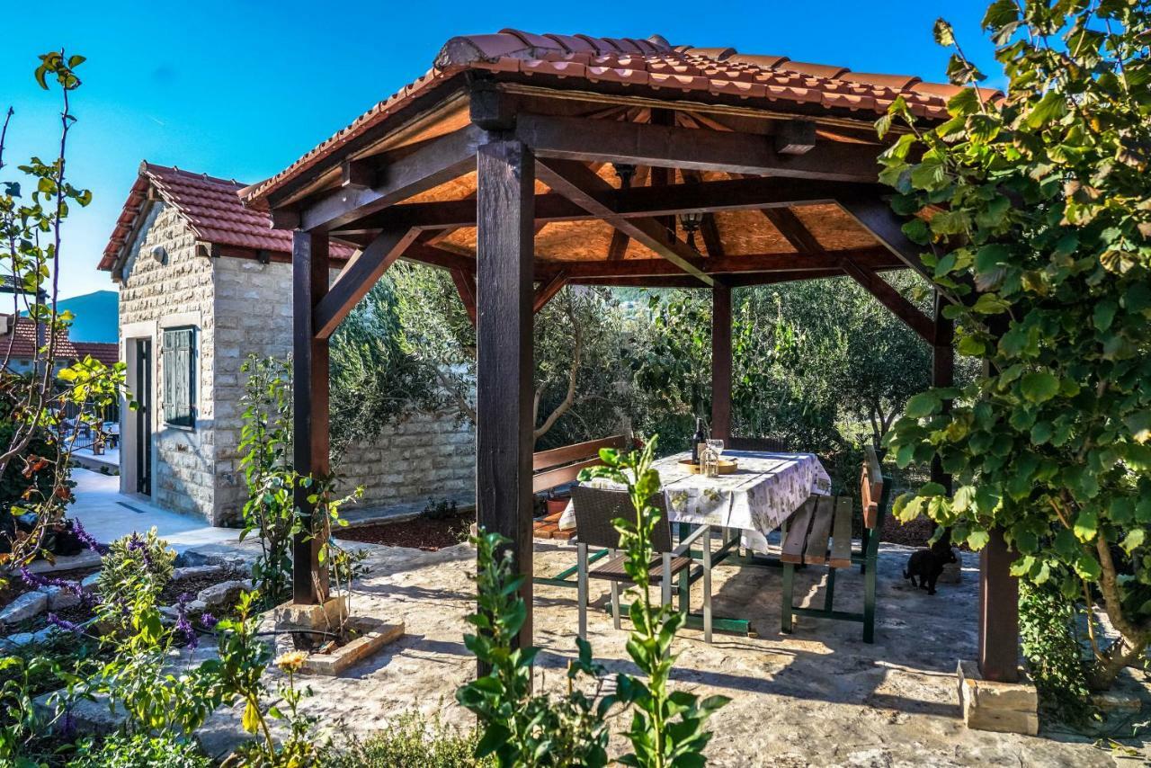 Home Away From Home With Outdoor Pool, Botanical Garden And A Beautiful Sea View Kastela Dış mekan fotoğraf