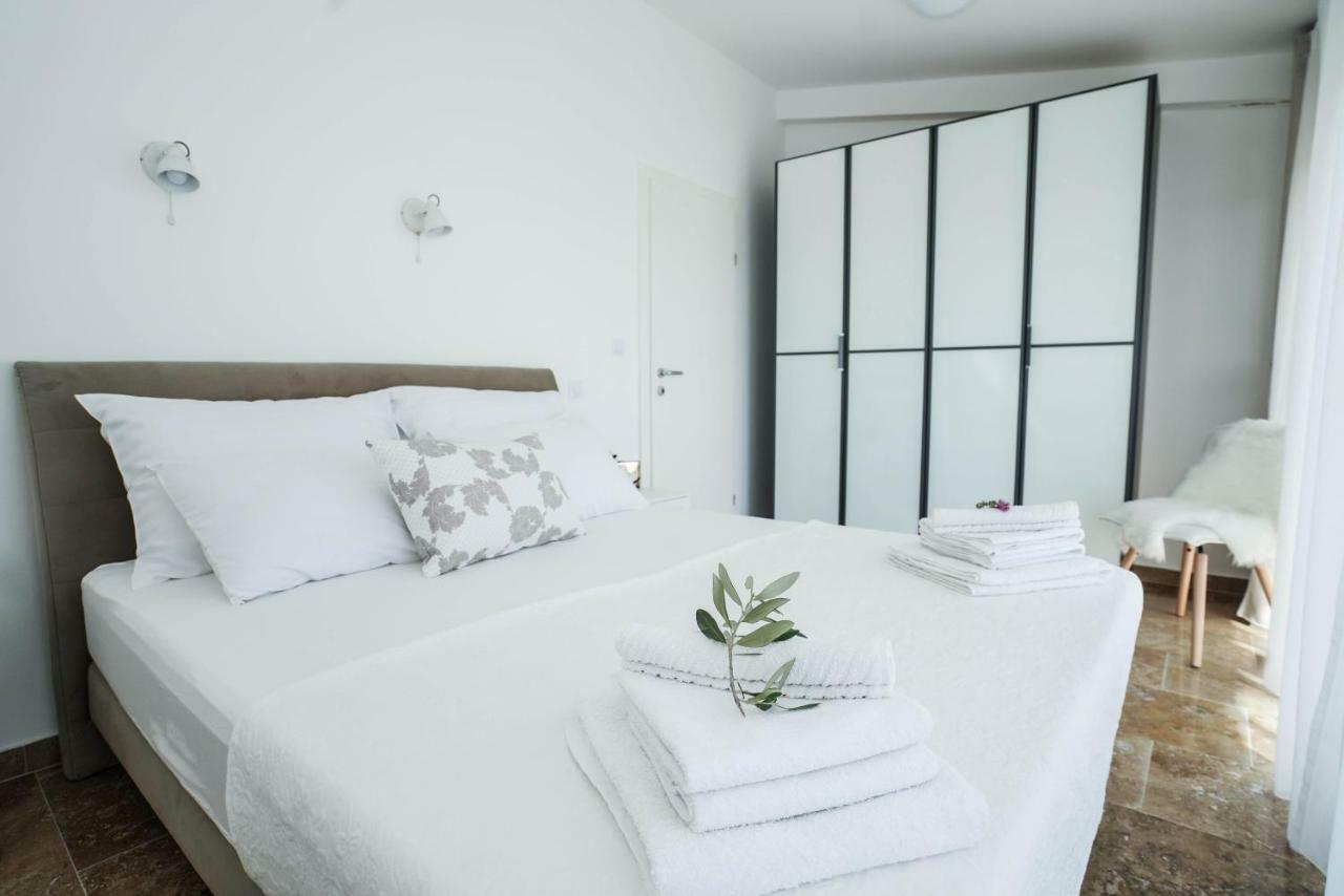 Home Away From Home With Outdoor Pool, Botanical Garden And A Beautiful Sea View Kastela Dış mekan fotoğraf