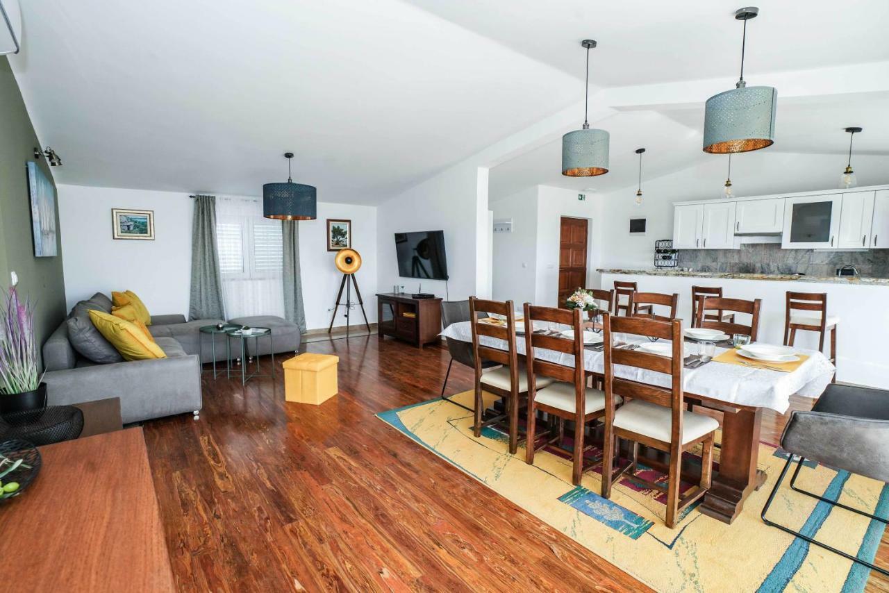 Home Away From Home With Outdoor Pool, Botanical Garden And A Beautiful Sea View Kastela Dış mekan fotoğraf