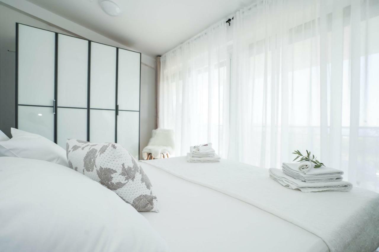 Home Away From Home With Outdoor Pool, Botanical Garden And A Beautiful Sea View Kastela Dış mekan fotoğraf