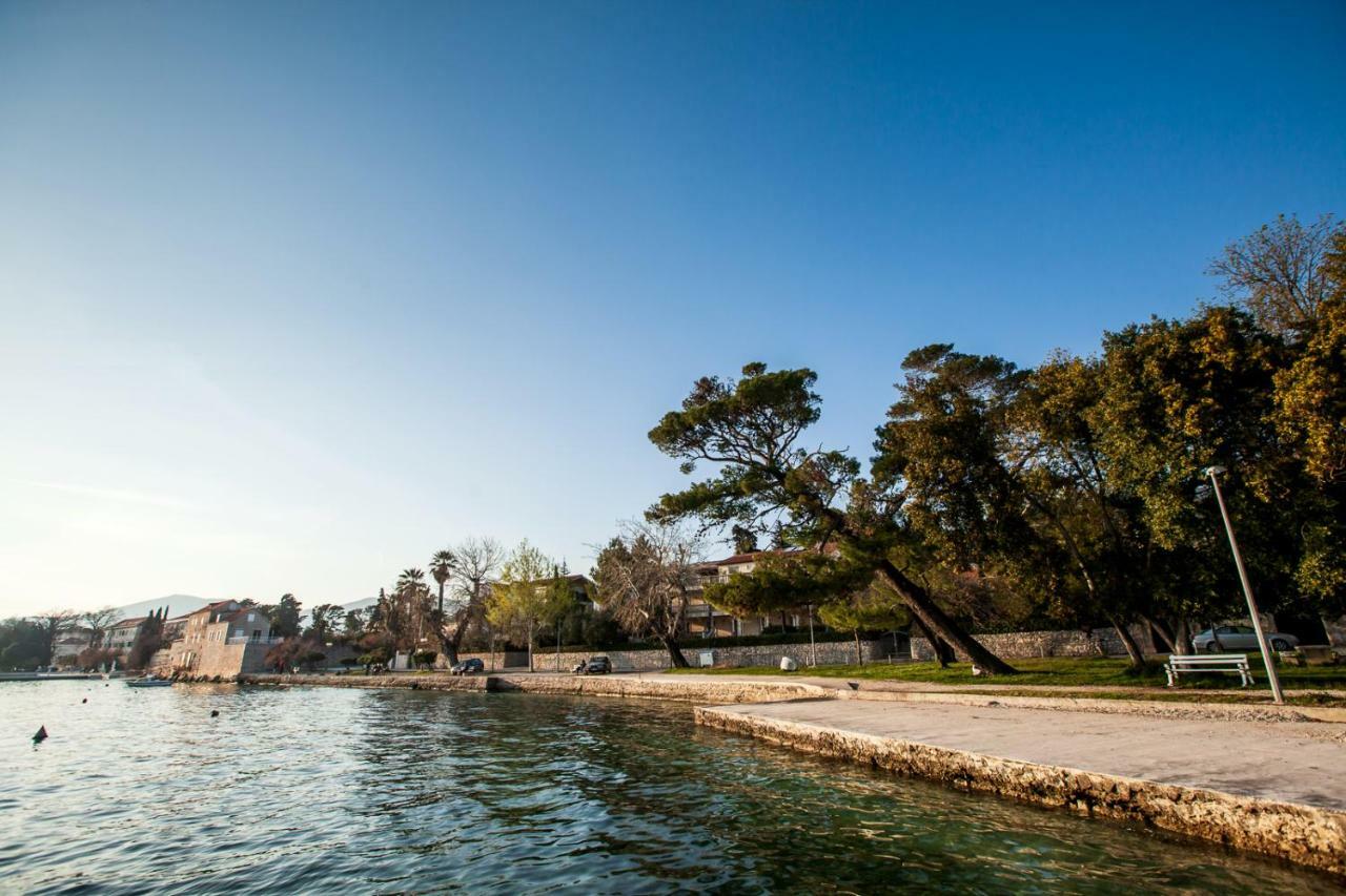 Home Away From Home With Outdoor Pool, Botanical Garden And A Beautiful Sea View Kastela Dış mekan fotoğraf
